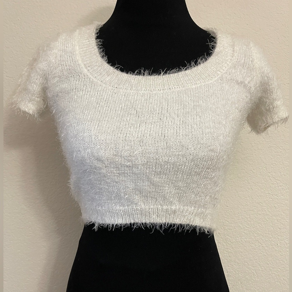 Forever 21 White Eyelash Knit Short Sleeve Crop‎ Top Sweater Size Medium